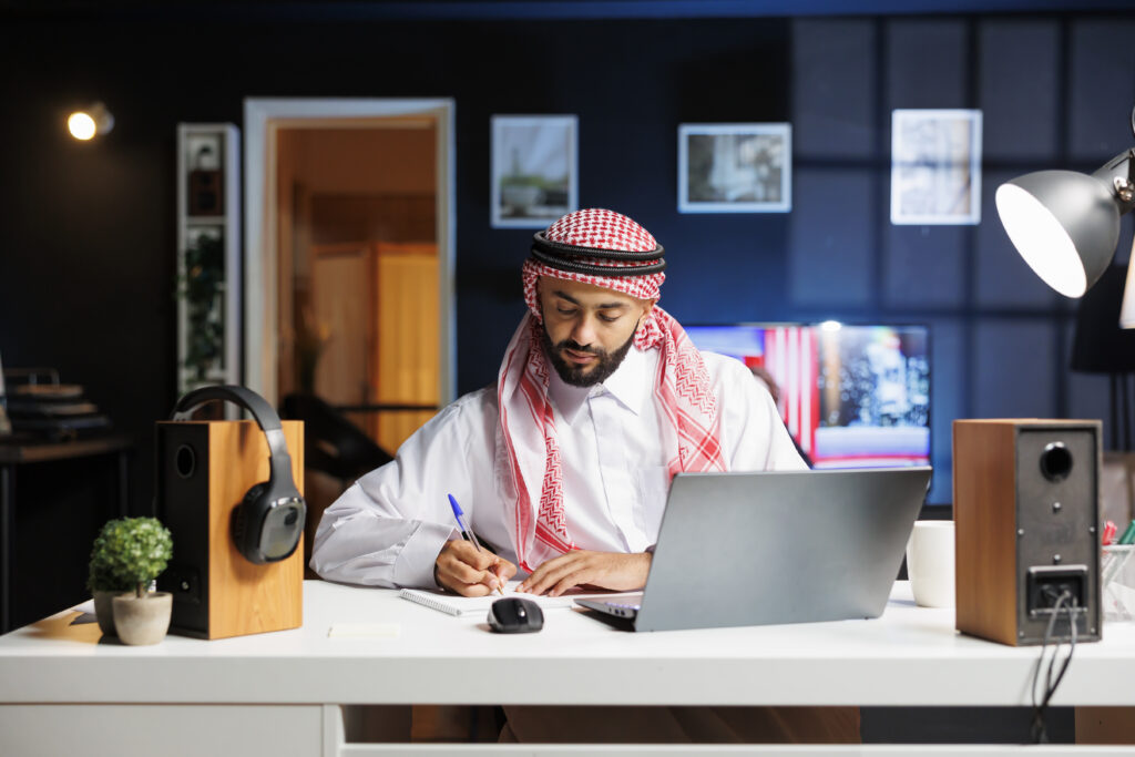 labor regulations and work environment in saudi arabia