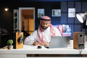 labor regulations and work environment in saudi arabia